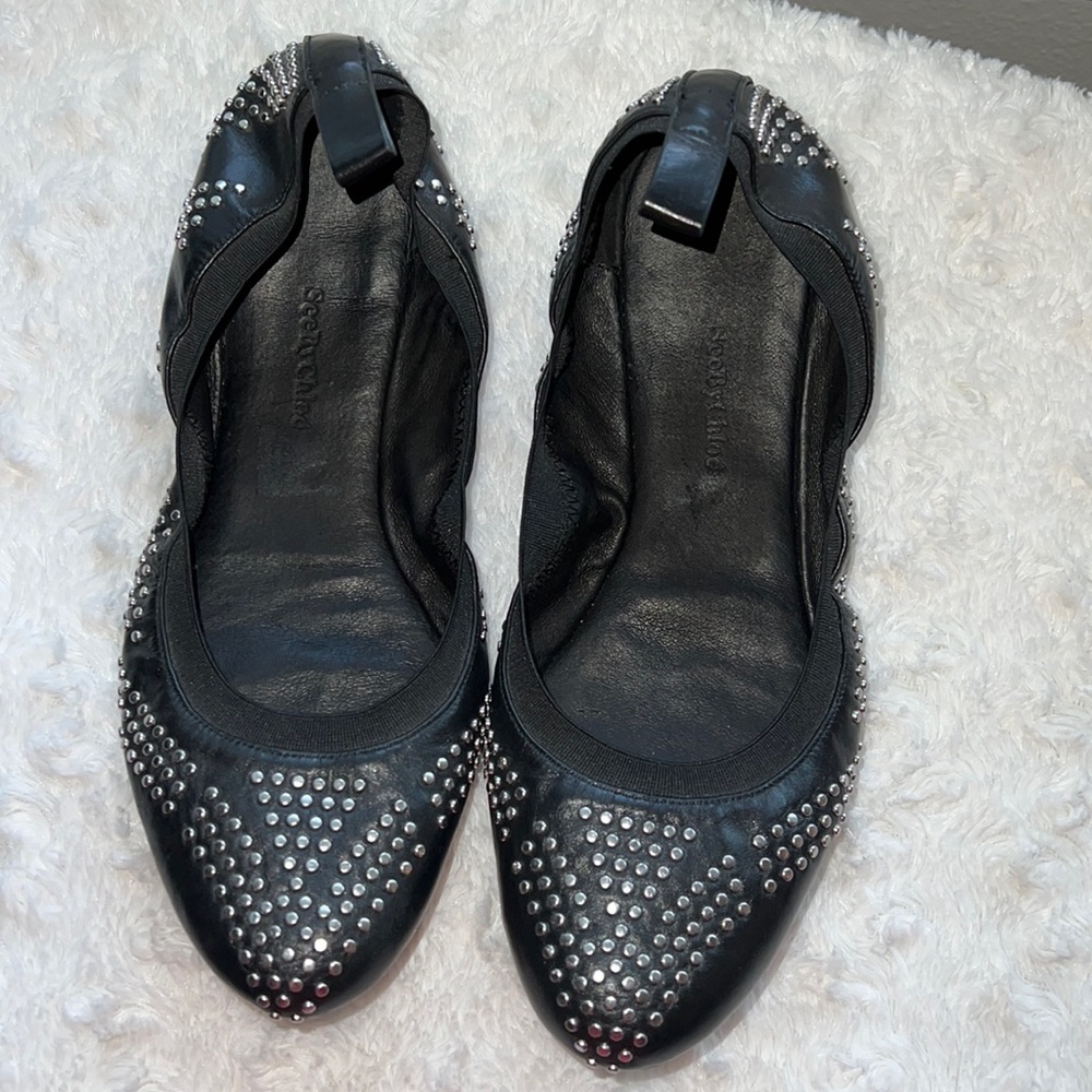 See by Chloe’ black flats